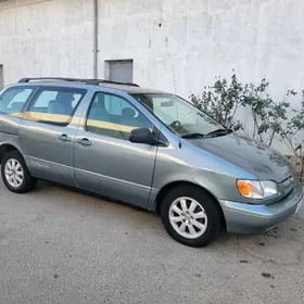 Toyota Sienna 2000