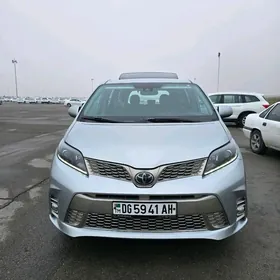 Toyota Sienna 2020
