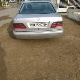 Mercedes-Benz E320 1999