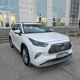 Toyota Highlander 2021