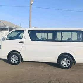 Toyota Hiace 2006