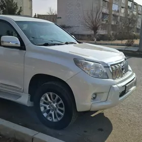 Toyota Land Cruiser Prado 2013