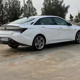 Hyundai Elantra 2023