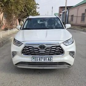 Toyota Highlander 2021