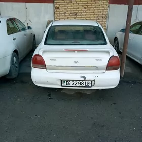 Hyundai Sonata 2000