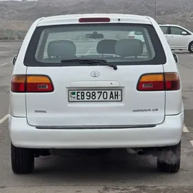 Toyota Sienna 2000