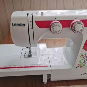 Швейная машинка