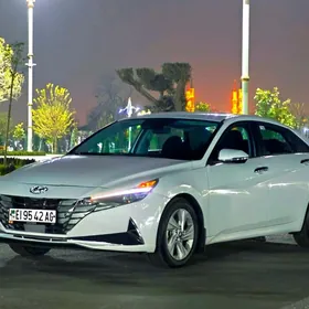 Hyundai Elantra 2022