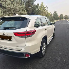 Toyota Highlander 2016