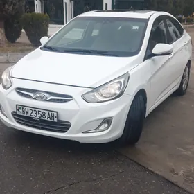 Hyundai Accent 2011