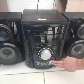 muzikalniy sentr/ magnitafon