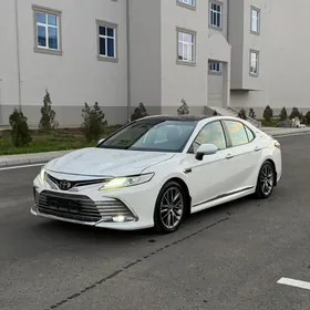 Toyota Camry 2021