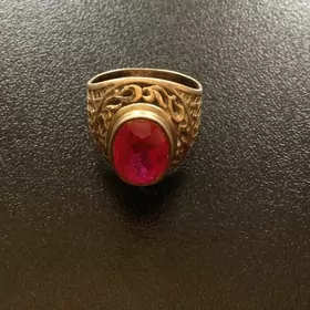 Кольцо из позолоченного серебра с рубином