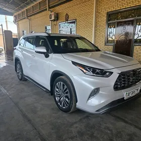 Toyota Highlander 2021