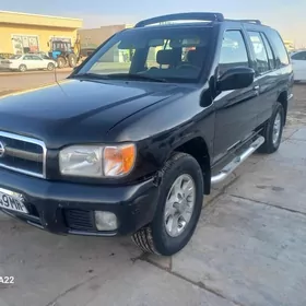 Nissan Pathfinder 2000