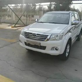 Toyota Hilux 2015