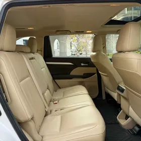 Toyota Highlander 2016