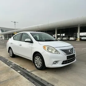 Nissan Versa 2012