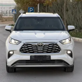 Toyota Highlander 2021