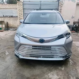 Toyota Sienna 2024