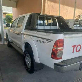 Toyota Hilux 2014
