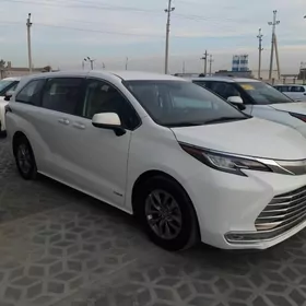 Toyota Sienna 2022