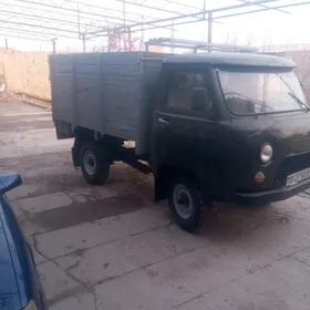UAZ 452 1980
