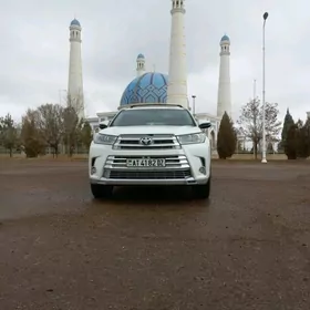 Toyota Highlander 2016