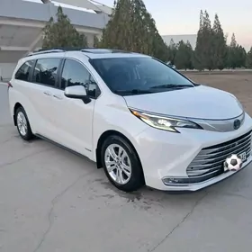 Toyota Sienna 2021