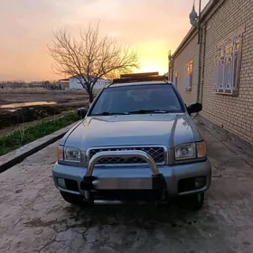 Nissan Pathfinder 2002