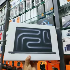 14-INCH MACBOOK PRO NOTEBOOK