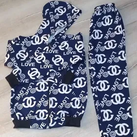 Спортивный костюм