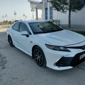 Toyota Camry 2021
