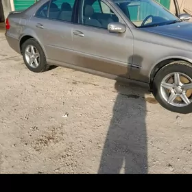 Mercedes-Benz E320 2003