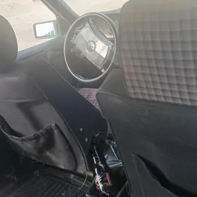 Mercedes-Benz W123 1990