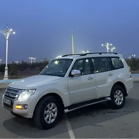 Mitsubishi Pajero 2019