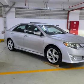 Toyota Camry 2014