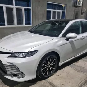 Toyota Camry 2020