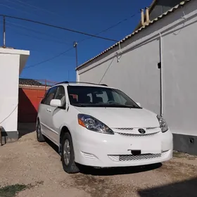 Toyota Sienna 2008