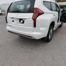 Mitsubishi Montero Sport 2022