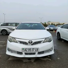 Toyota Camry 2014