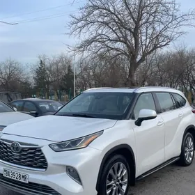 Toyota Highlander 2022