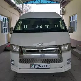 Toyota Hiace 2015
