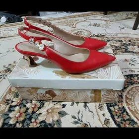 Женская обувь