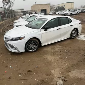 Toyota Camry 2022