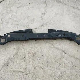 Nissan tida padkapot plastmas