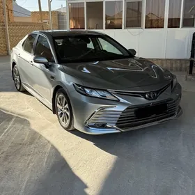Toyota Camry 2021