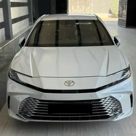 Toyota Camry 2025