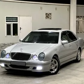 Mercedes-Benz E320 2000