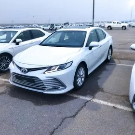 Toyota Camry 2024